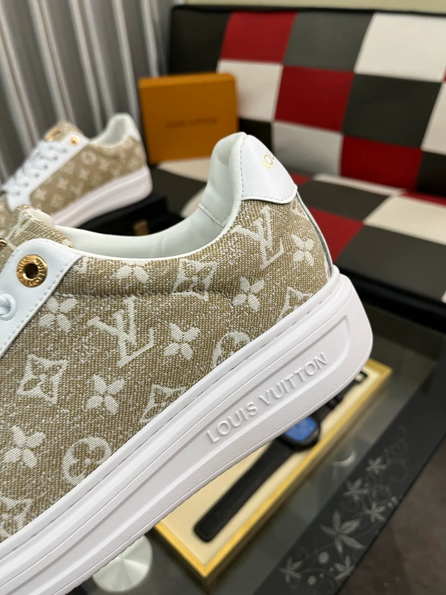 Men's shoes 💰400⌚️⌚️LV Louis Vuitton. The latest trendy casual shoes are popular in physical stores in sizes 38-44. New spring and summer comfortable imported custom original cowhide, unique jacquard fabric element design. Paired with sheepskin lining, Lv original bottom, [taiyang][taiyang] high-end packaging and high quality💪Details determine the quality, you can enter and leave the counter at will, welcome to compare🇮🇹